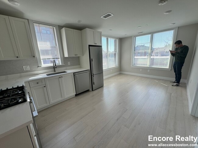 Photo - 197 Green St Unit 305