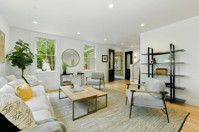 15 Pleasant St