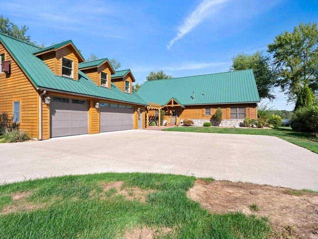 Photo - 1905 E 750 S