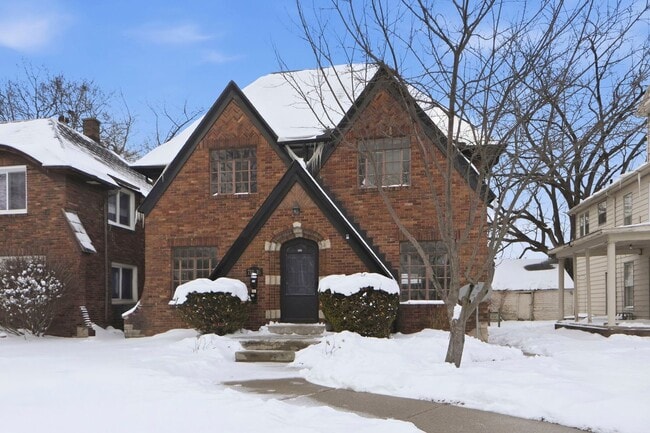 Photo - 714-716 Packard Ave Unidad 714 Packard Ave