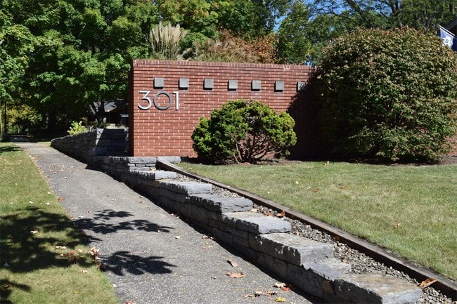 Photo - 301 Homan Ave