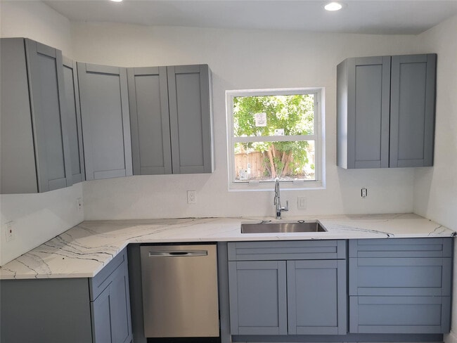 Photo - 4390 NE 15th Terrace