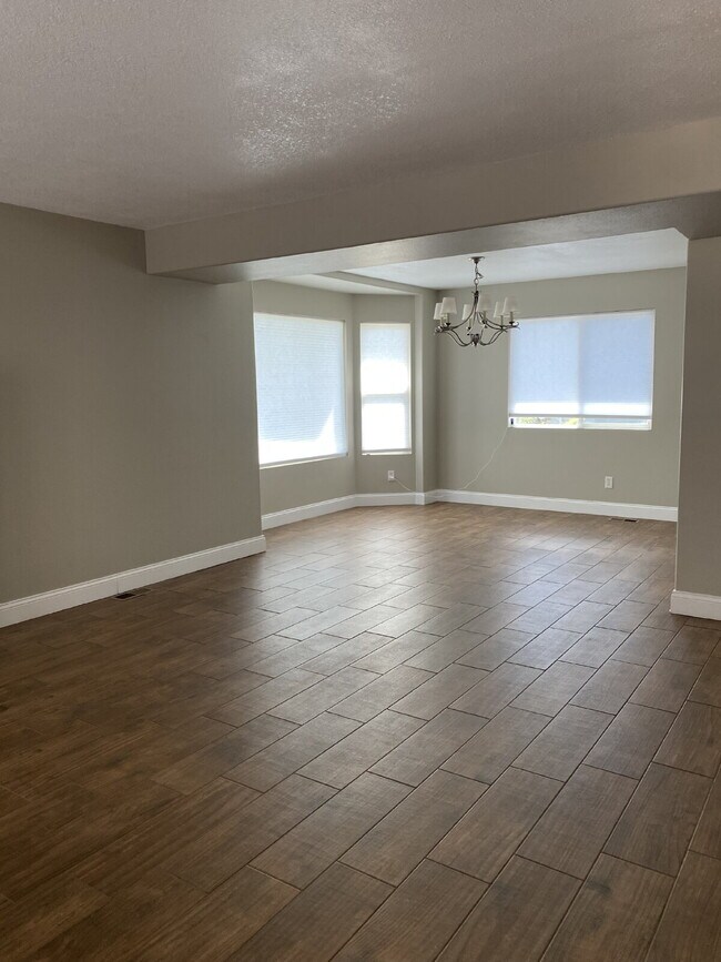 Photo - 5 bedroom - Oxbow