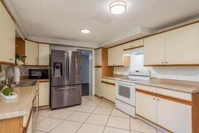 Photo - 1748 Colmar Dr