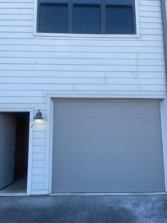 Photo - 1069 E Trinity Ln