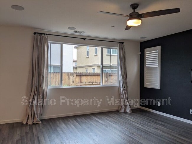 Photo - 537 Lavender Dr