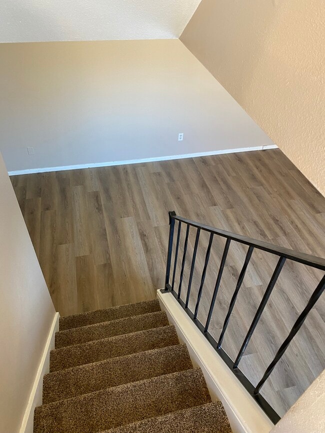 Photo - 1537 Edora Road