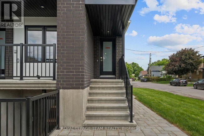 Photo - 998 Hollington St Unit Upper