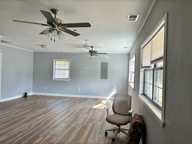 Photo - 1852 Hopkins Dr