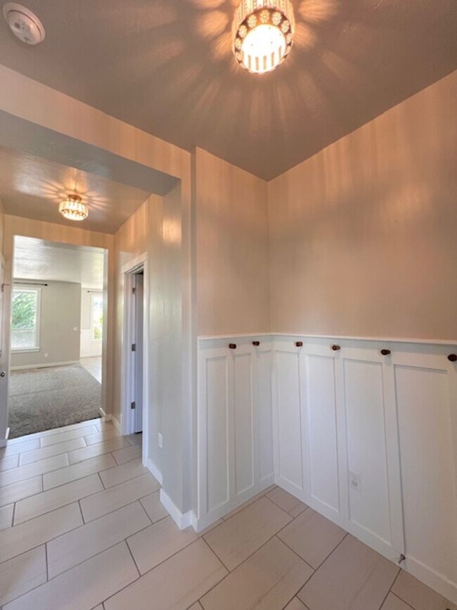 Photo - Beautiful 4 Bed, 2.5 Bath Plus Office in S... Casa