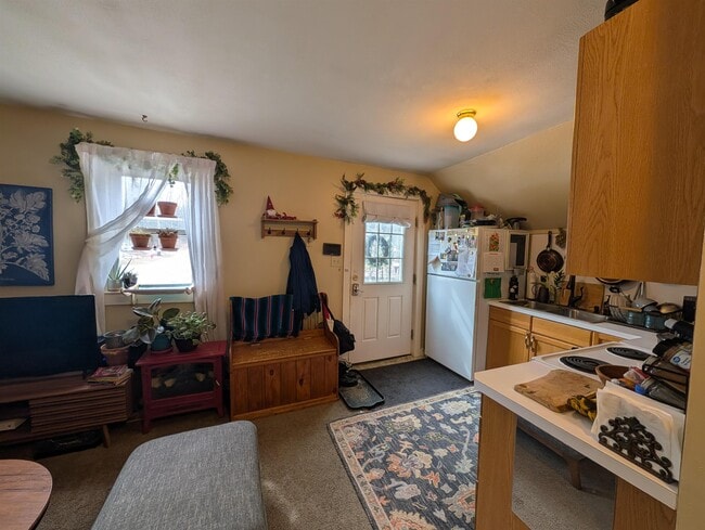 Photo - 73 Highland St