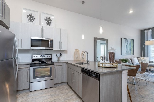 Oak Street Station apartments — community photo