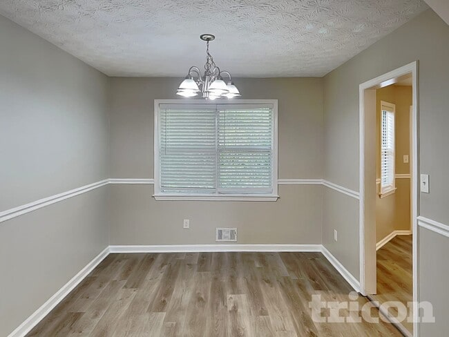 Photo - 172 N White Pines Dr