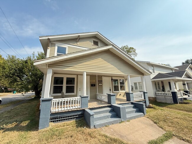 Building Photo - 1335-1335 W Mt Vernon St Unit 1335 W Mt. Vernon