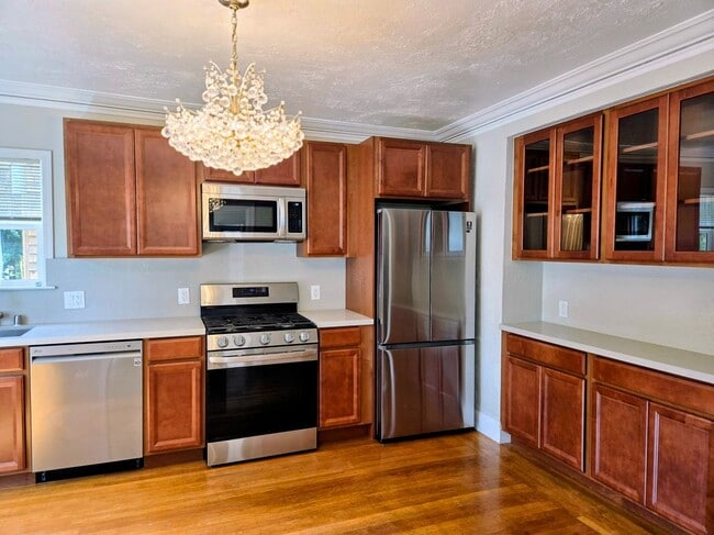 Photo - 708 Calmar Ave