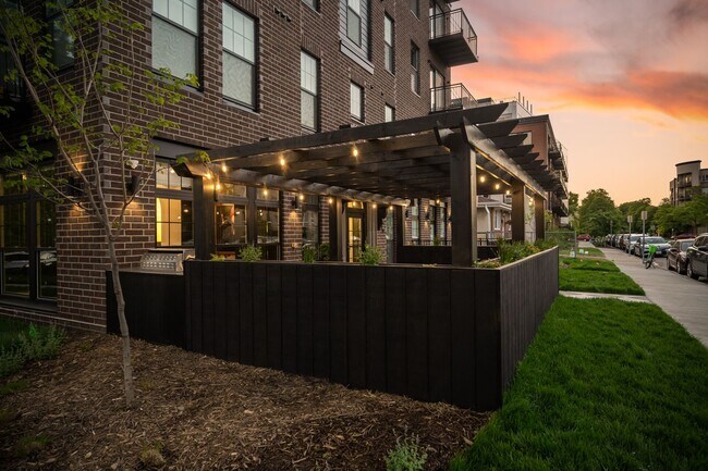 Photo - 1000 Main Street Apartments