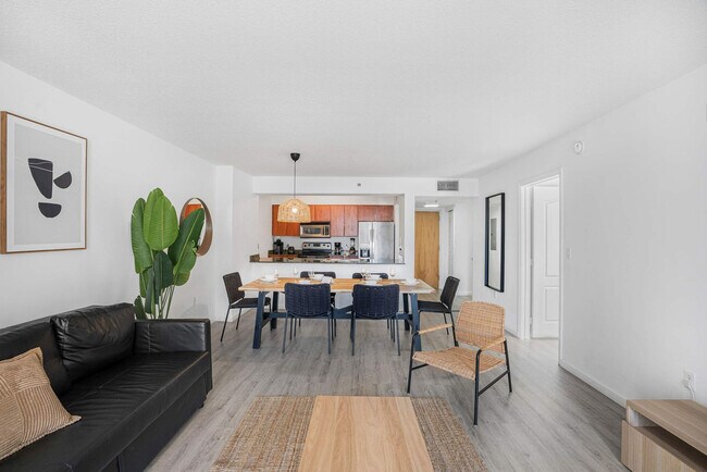Building Photo - 1200 Brickell Bay Dr Rental