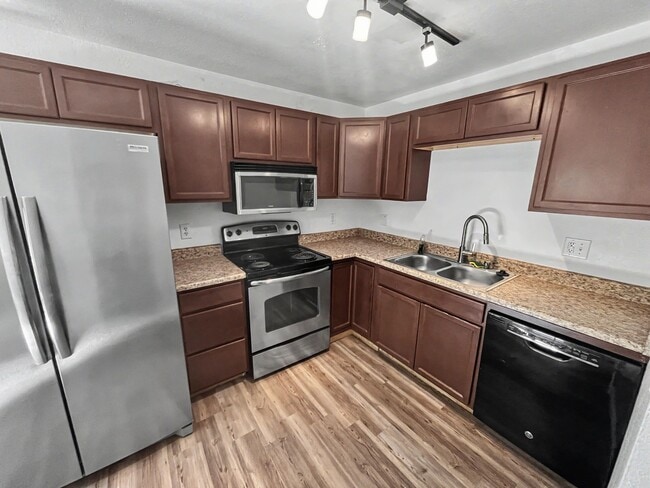 Photo - 8612 Boundary Ave