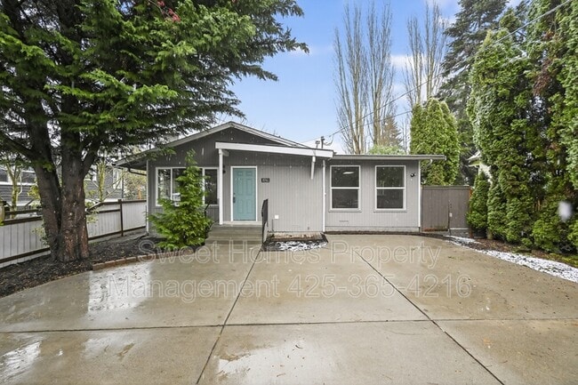 Building Photo - 8742 3rd Ave NW