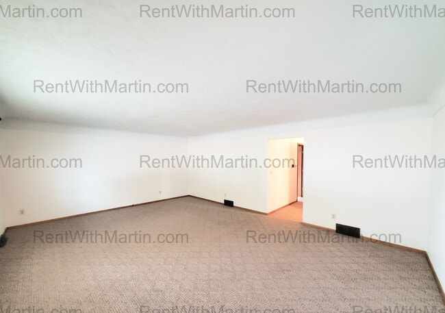 Photo - FOR RENT- lovely ranch home near amusement...