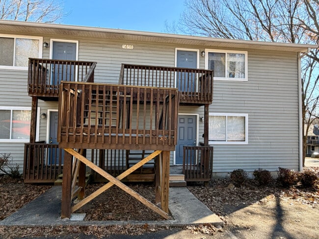 Building Photo - 1418 Riverview Rd