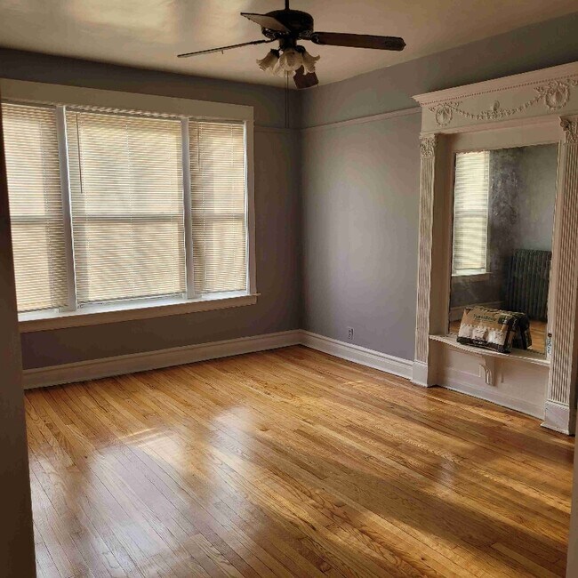 4541 S Calumet Ave Unit 1A