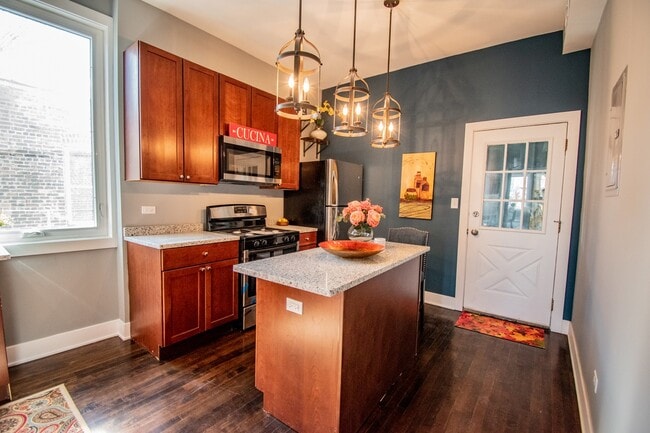 Photo - 518 Troy N St Unidad 2