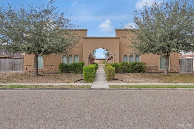 Building Photo - 6 Baltic Ave Unit 2