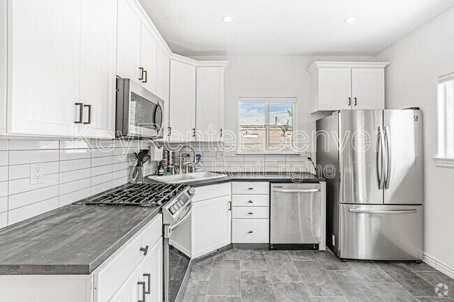 Building Photo - 3646 High St Rental