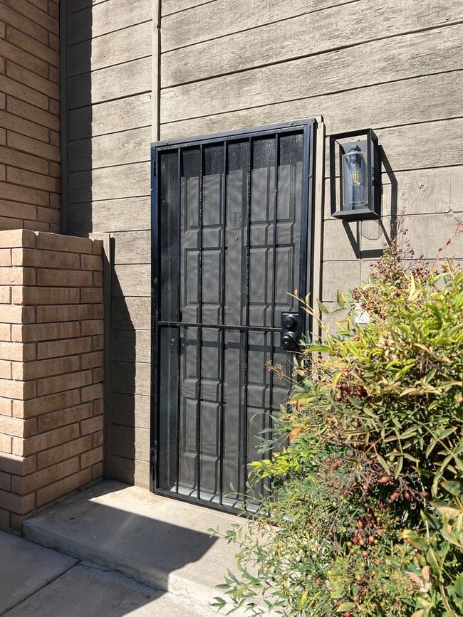 Photo - 6811 Klamath Way Unit #B