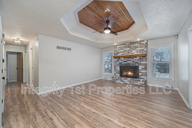 Photo - 6410 NW Hilldale Dr