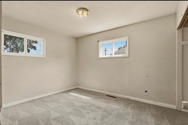 Photo - 2614 Tausend St