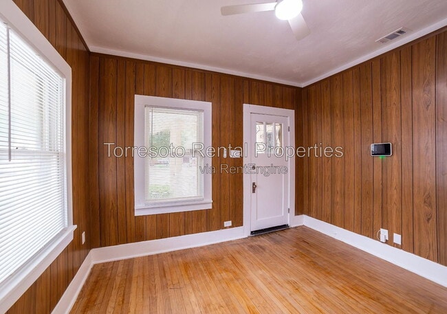 Building Photo - 1927 Lee Hall St Unit A