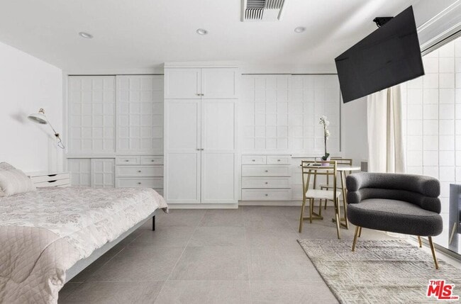 Photo - 8787 Shoreham Dr Unit B1