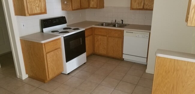 Photo - 104 W FM 2410 Rd Unit B