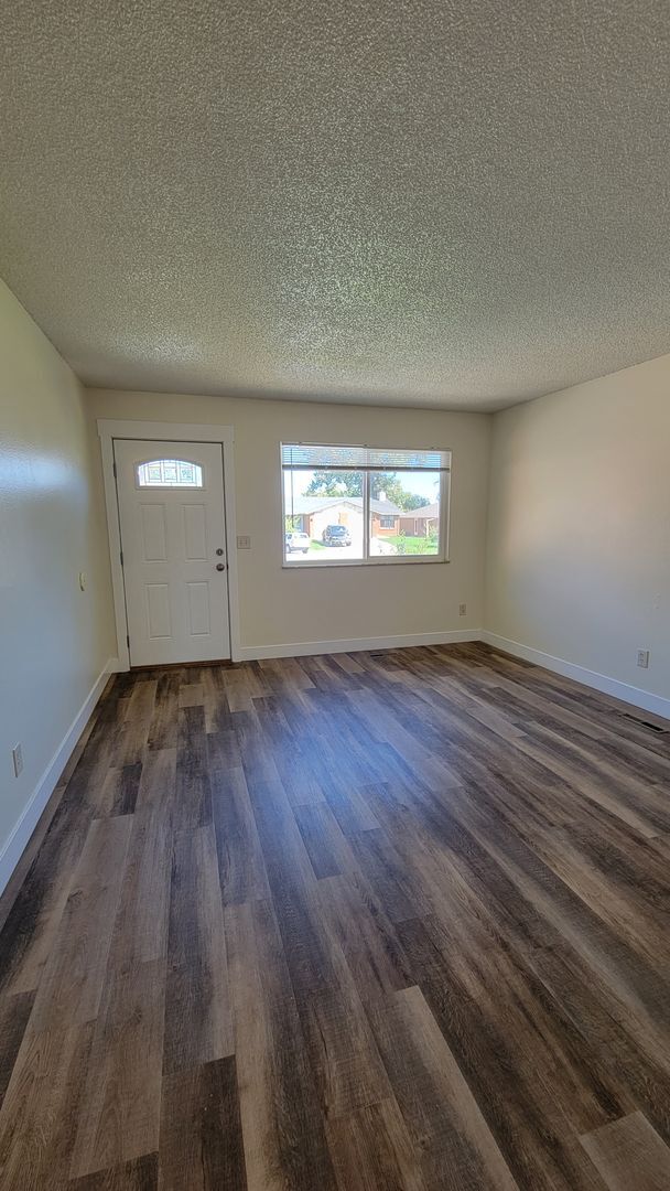 Photo - 2 Bdrm Duplex