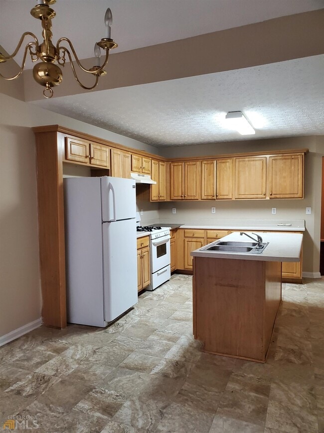 Photo - 9555 Lakeview Cir