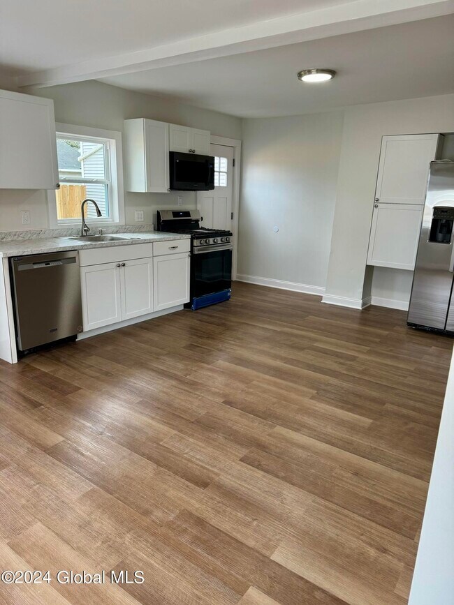 Photo - 47 Chestnut St