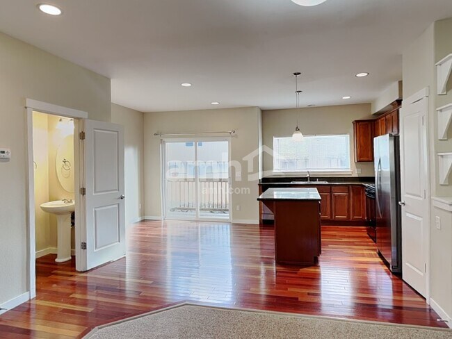 Photo - 7353 Rainier Dr