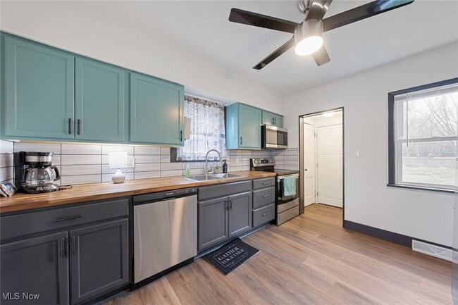 Photo - 27279 Dunford Rd