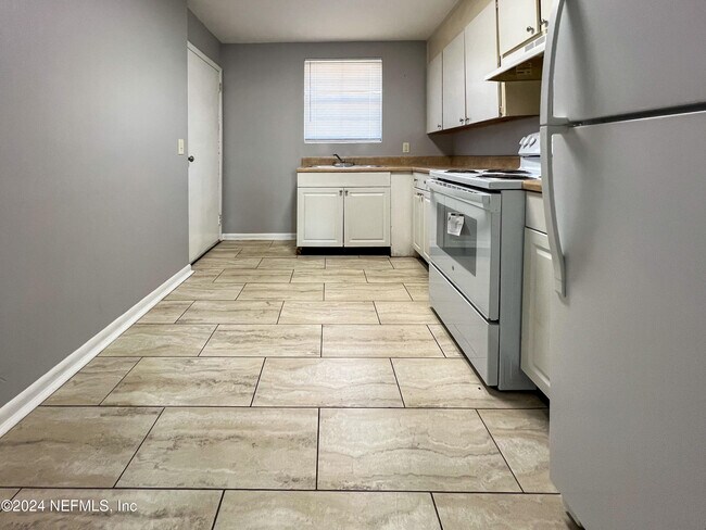 Photo - 1130 Woodruff Ave Unit 3