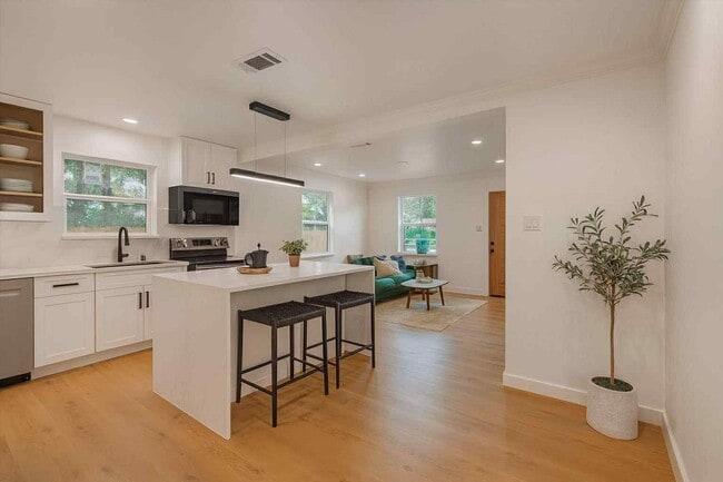 Photo - 2805 2nd Ave N