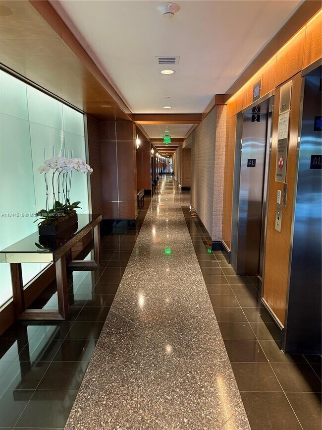 Photo - 5025 Collins Ave Unit 1908
