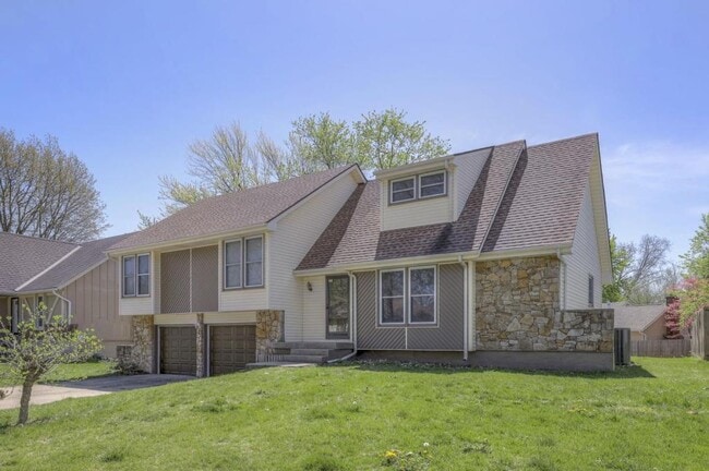 Photo - 1008 NW Roanoke Dr