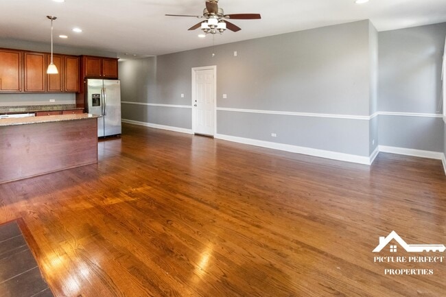 1437 E 65th Pl Unit 2
