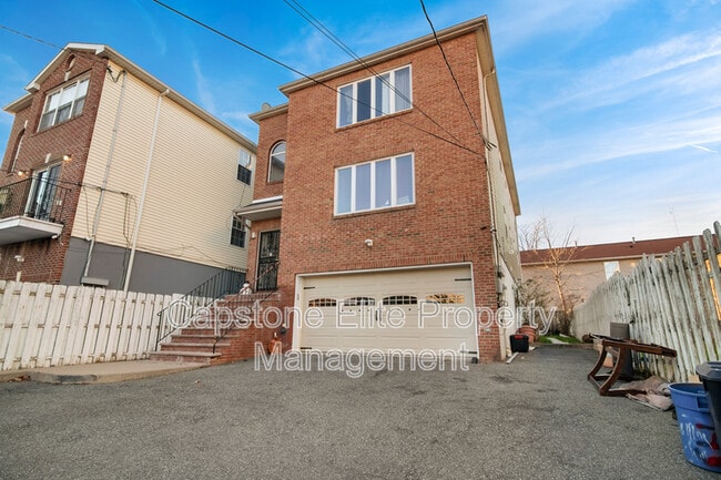 Building Photo - 141-143 Norfolk Street - 3 - 3 Standard Co... Rental