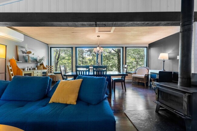 Photo - 1896 Chem. du Domaine Unit ID1257027P