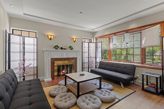 Photo - 1015 E Verdugo Ave