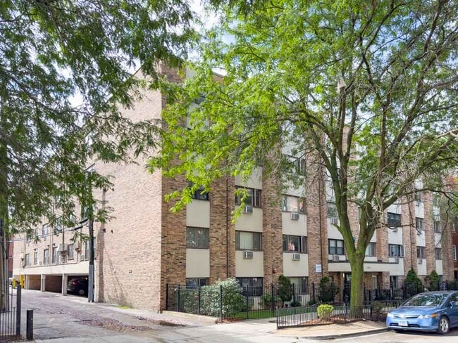 Building Photo - 630 W Wrightwood Ave Rental