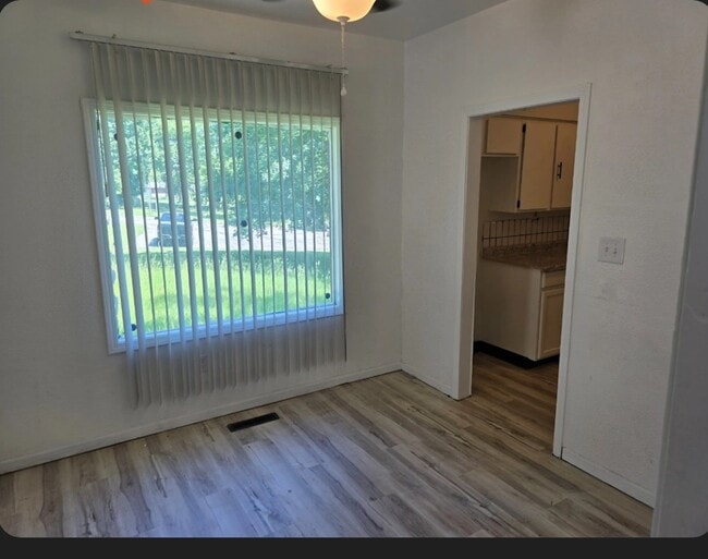 Photo - 629 W Van Buren St